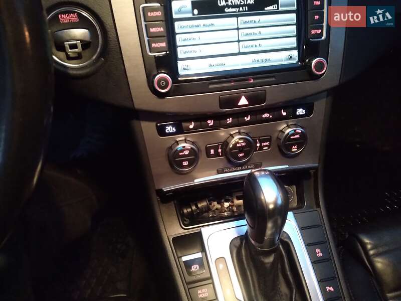 Универсал Volkswagen Passat 2014 в Киеве