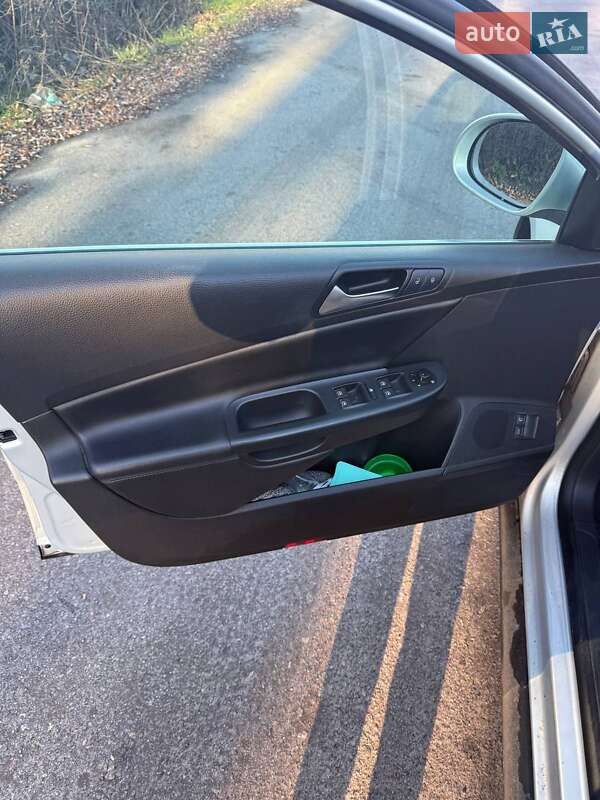 Універсал Volkswagen Passat 2010 в Вінниці