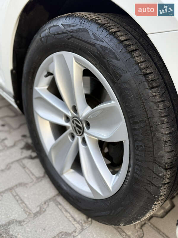 Универсал Volkswagen Passat 2022 в Луцке