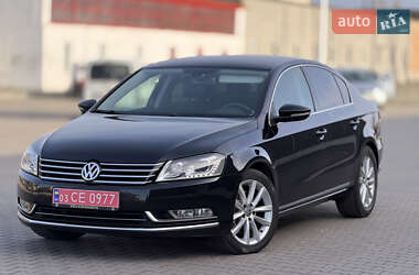 Седан Volkswagen Passat 2011 в Луцке