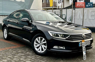 Седан Volkswagen Passat 2017 в Тернополе