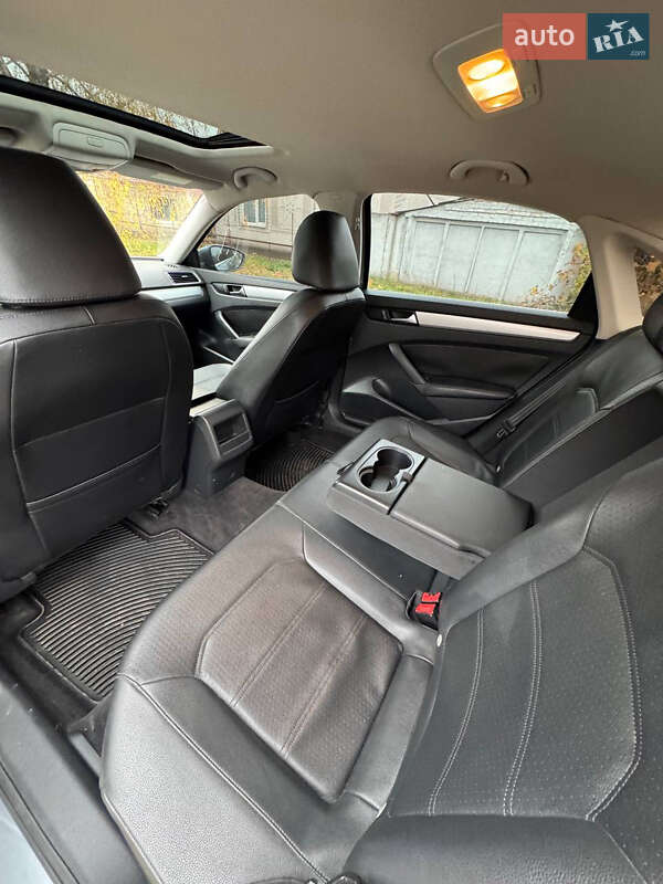 Седан Volkswagen Passat 2012 в Широком