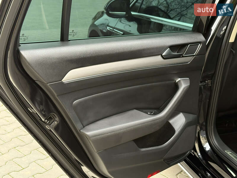 Універсал Volkswagen Passat 2018 в Одесі