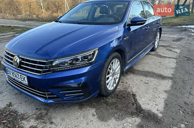 Седан Volkswagen Passat 2016 в Хмельницькому