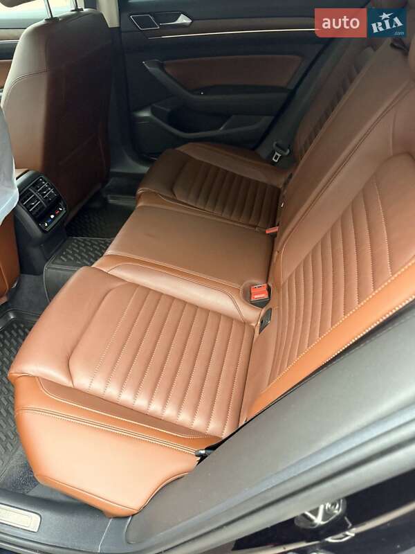 Седан Volkswagen Passat 2018 в Житомирі
