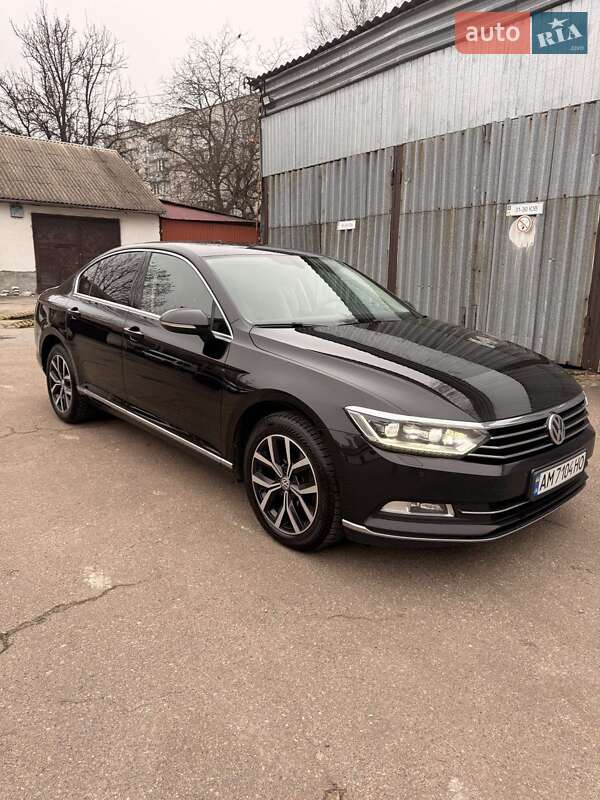 Седан Volkswagen Passat 2018 в Житомирі