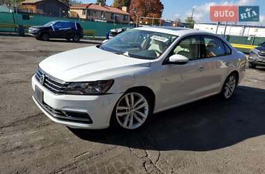 Седан Volkswagen Passat 2018 в Харкові