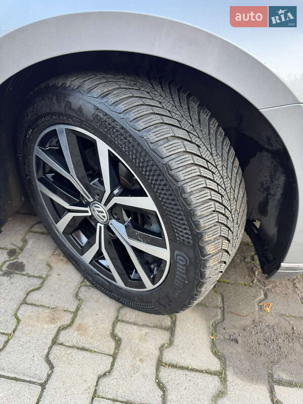 Універсал Volkswagen Passat 2019 в Чернівцях