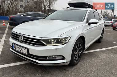 Универсал Volkswagen Passat 2015 в Киеве