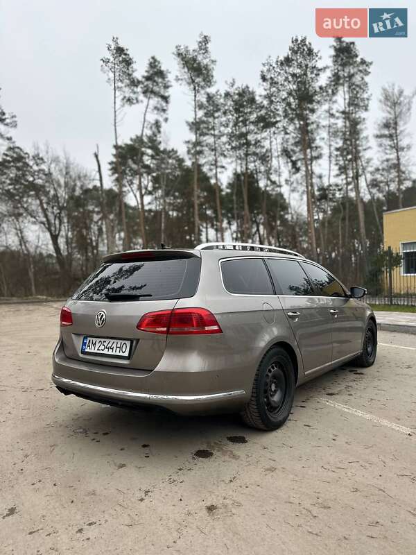 Универсал Volkswagen Passat 2011 в Житомире