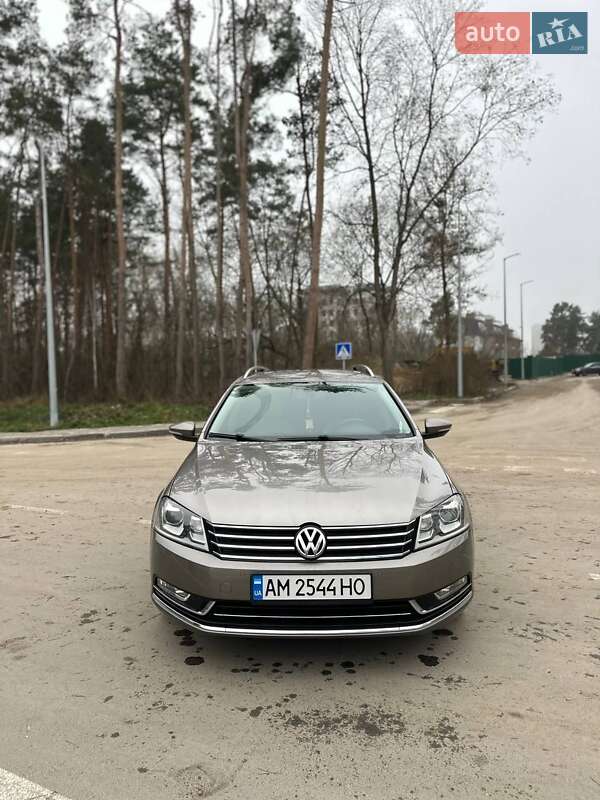 Универсал Volkswagen Passat 2011 в Житомире