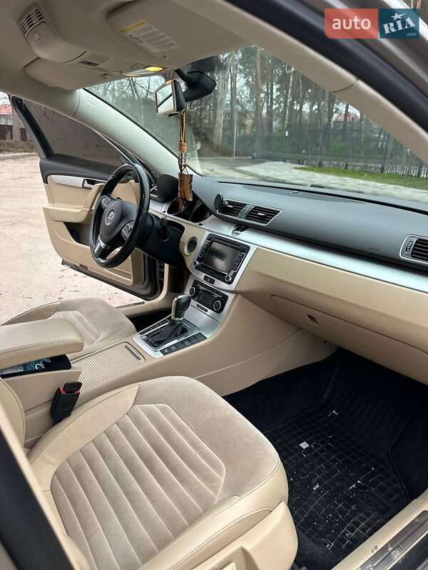 Универсал Volkswagen Passat 2011 в Житомире