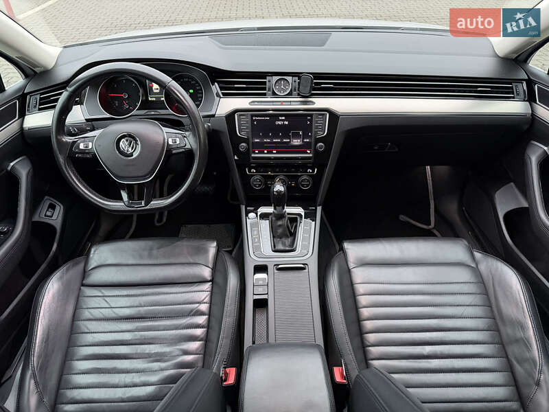 Універсал Volkswagen Passat 2016 в Хмельницькому