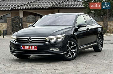Седан Volkswagen Passat 2021 в Ровно