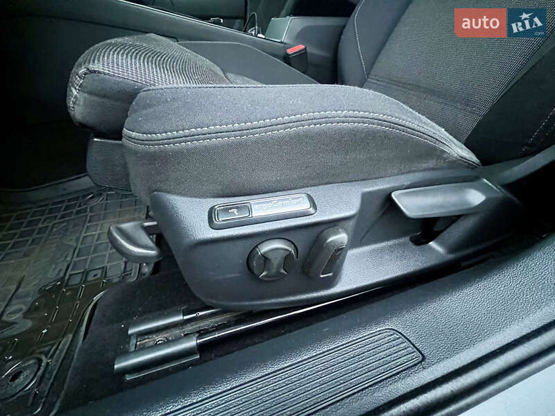 Универсал Volkswagen Passat 2019 в Житомире фото 10 Универсал Volkswagen Passat 2019 в Житомире