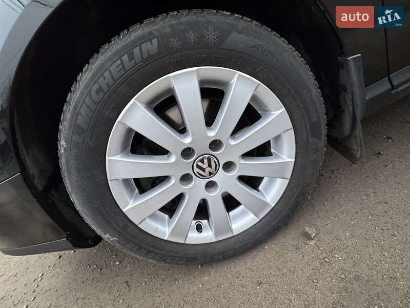 Седан Volkswagen Passat 2009 в Києві