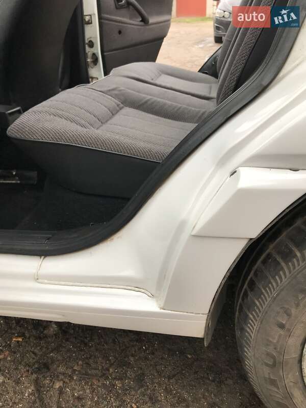 Седан Volkswagen Passat 1988 в Николаеве