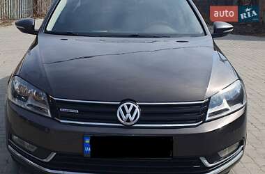 Седан Volkswagen Passat 2012 в Харькове