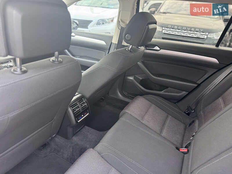 Універсал Volkswagen Passat 2017 в Івано-Франківську