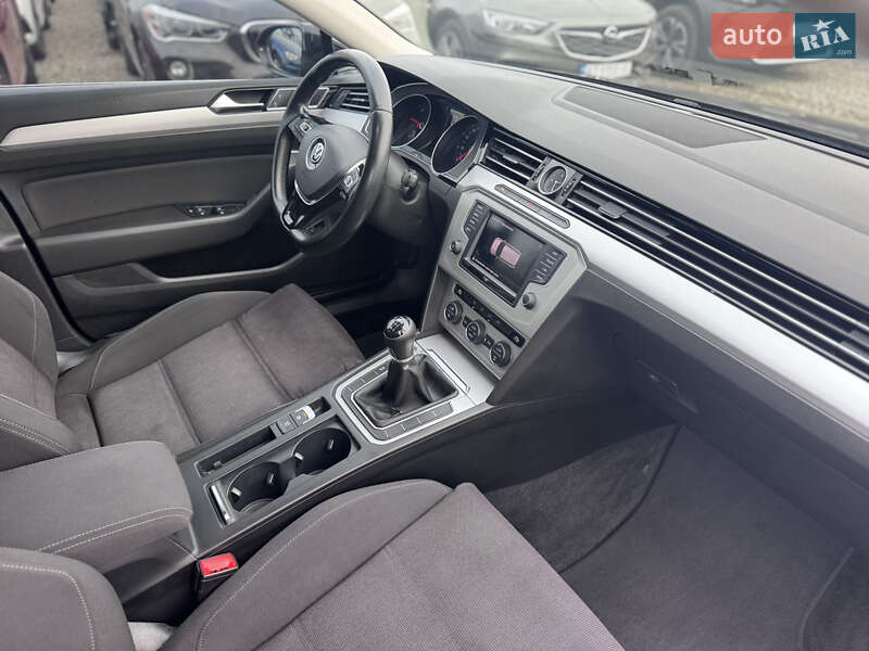 Універсал Volkswagen Passat 2017 в Івано-Франківську