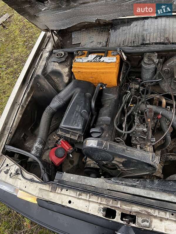 Хетчбек Volkswagen Passat 1986 в Рівному