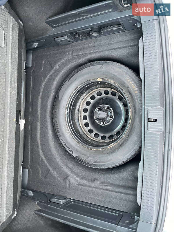 Універсал Volkswagen Passat 2015 в Вінниці фото 60 Універсал Volkswagen Passat 2015 в Вінниці