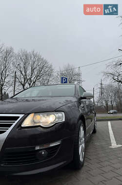 Універсал Volkswagen Passat 2010 в Львові