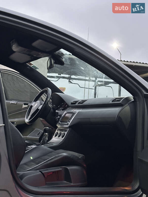 Седан Volkswagen Passat 2006 в Любомлі