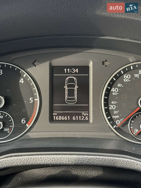 Седан Volkswagen Passat 2014 в Львові