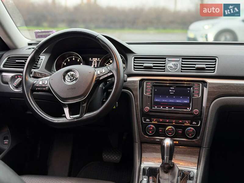 Седан Volkswagen Passat 2016 в Кривому Розі