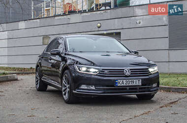 Седан Volkswagen Passat 2018 в Киеве