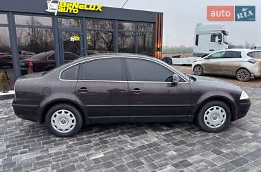 Седан Volkswagen Passat 2004 в Коломиї