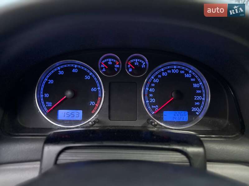 Седан Volkswagen Passat 2004 в Коломиї