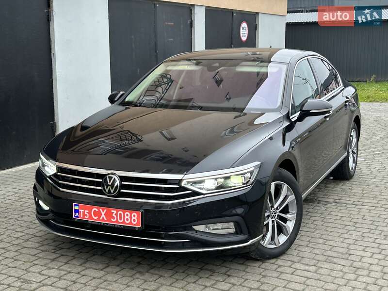 Седан Volkswagen Passat 2020 в Львове