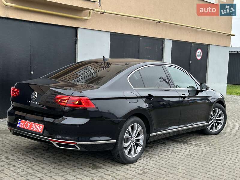Седан Volkswagen Passat 2020 в Львове
