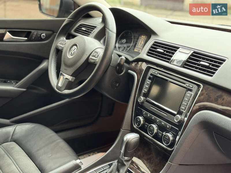 Седан Volkswagen Passat 2014 в Вінниці