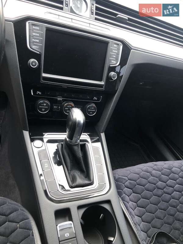 Універсал Volkswagen Passat 2015 в Тернополі