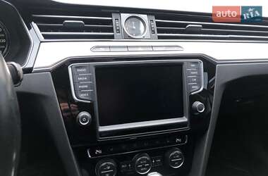 Універсал Volkswagen Passat 2015 в Тернополі