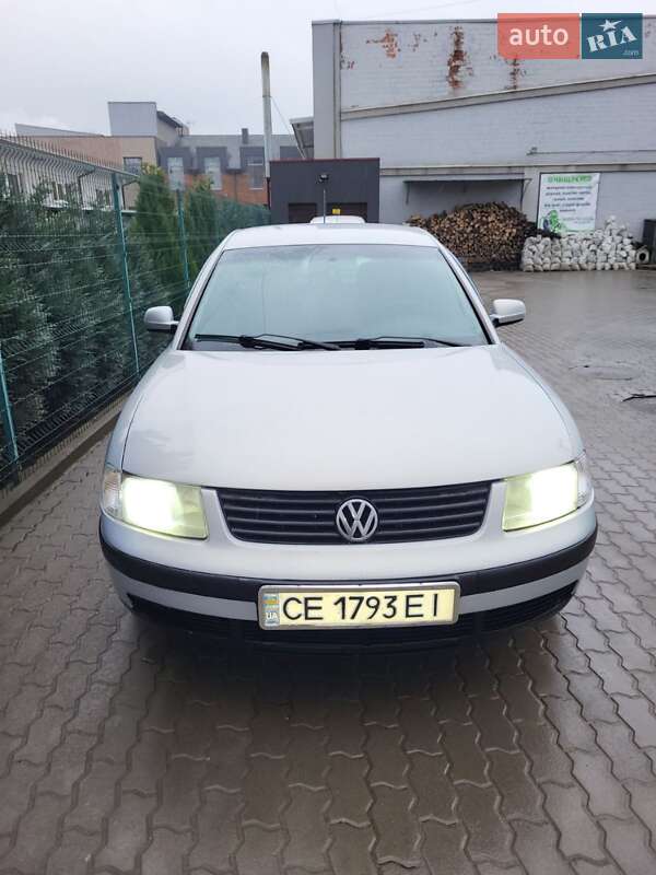 Седан Volkswagen Passat 2000 в Черновцах