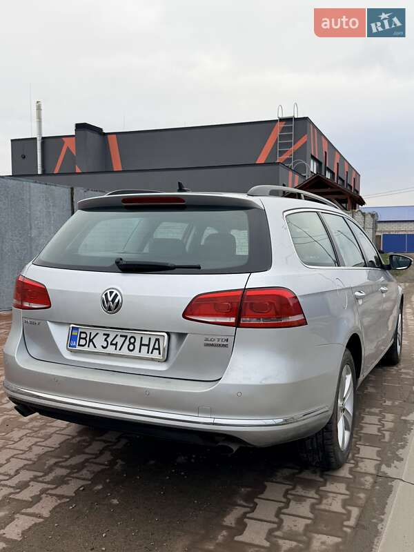 Універсал Volkswagen Passat 2011 в Рівному