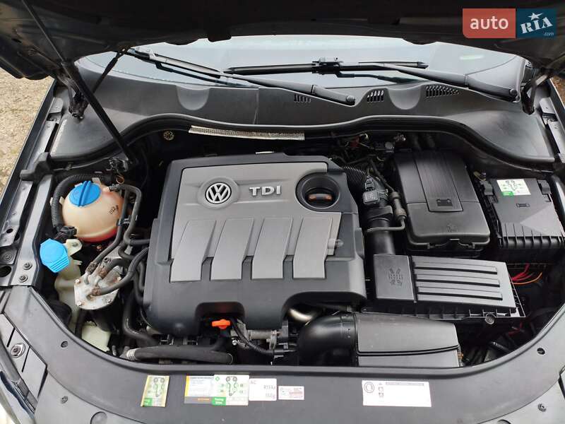 Универсал Volkswagen Passat 2012 в Львове