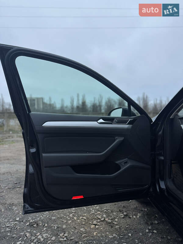 Універсал Volkswagen Passat 2015 в Білгороді-Дністровському