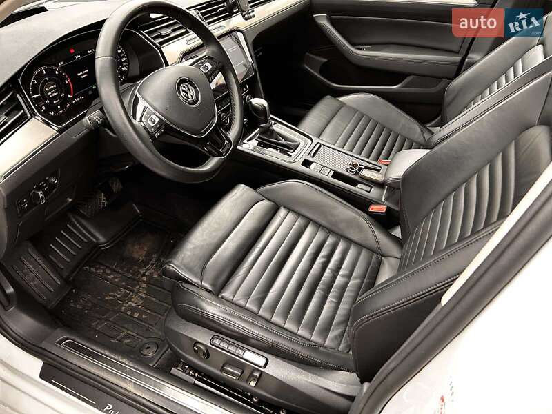 Універсал Volkswagen Passat 2018 в Дніпрі