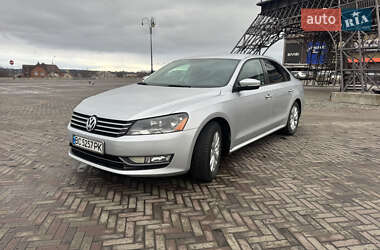 Седан Volkswagen Passat 2012 в Харькове