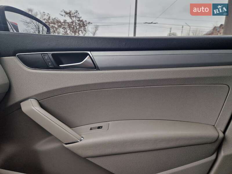 Седан Volkswagen Passat 2016 в Кропивницком