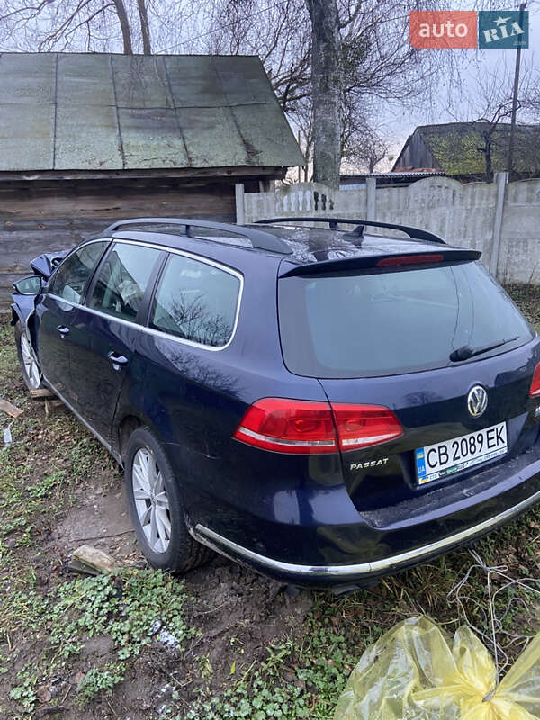 Универсал Volkswagen Passat 2011 в Десне