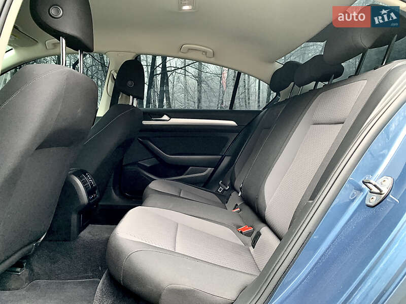 Седан Volkswagen Passat 2018 в Тернополі