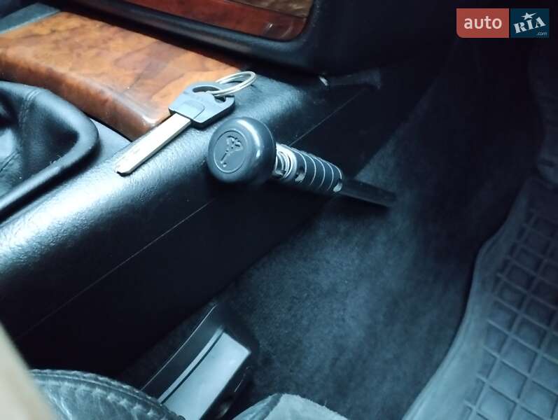 Універсал Volkswagen Passat 2002 в Житомирі