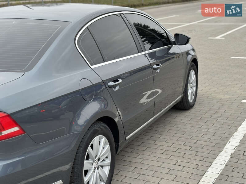 Седан Volkswagen Passat 2011 в Виннице