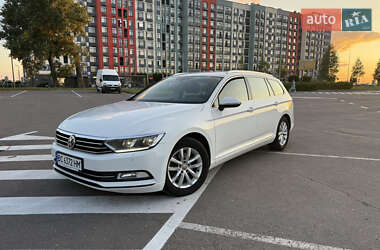 Универсал Volkswagen Passat 2015 в Киеве